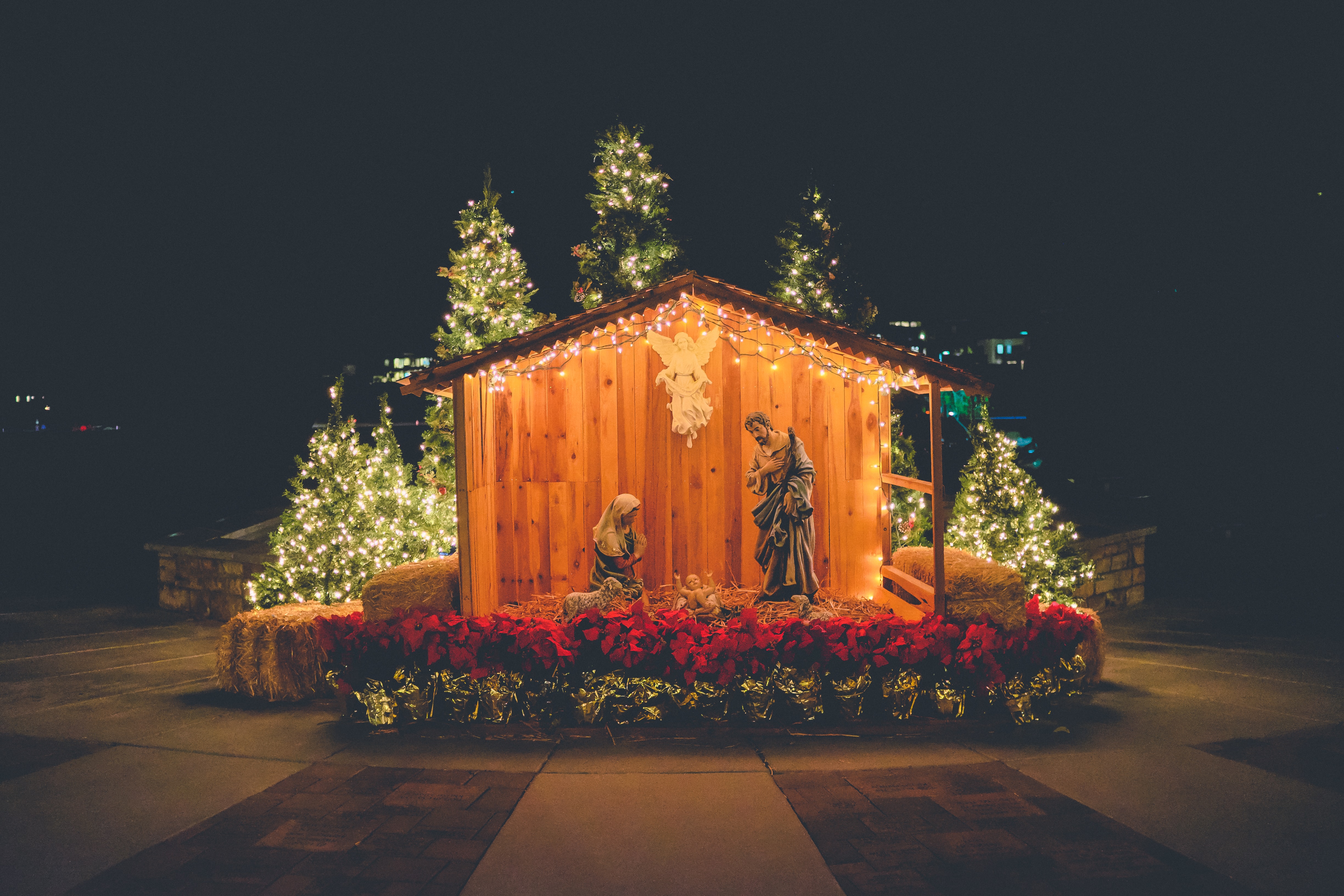 11 Ways Your Church Can Engage Your Community This Christmas